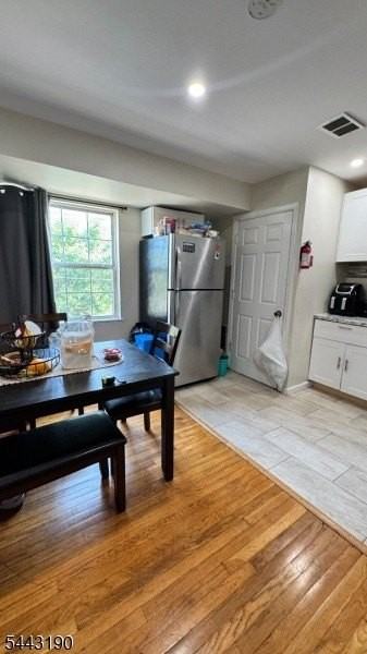 1427 S Wood Ave #4 - Photo 3 of 11