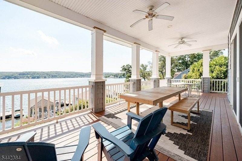 307 Lakeside Blvd