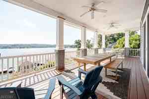 featured image of 307 Lakeside Blvd