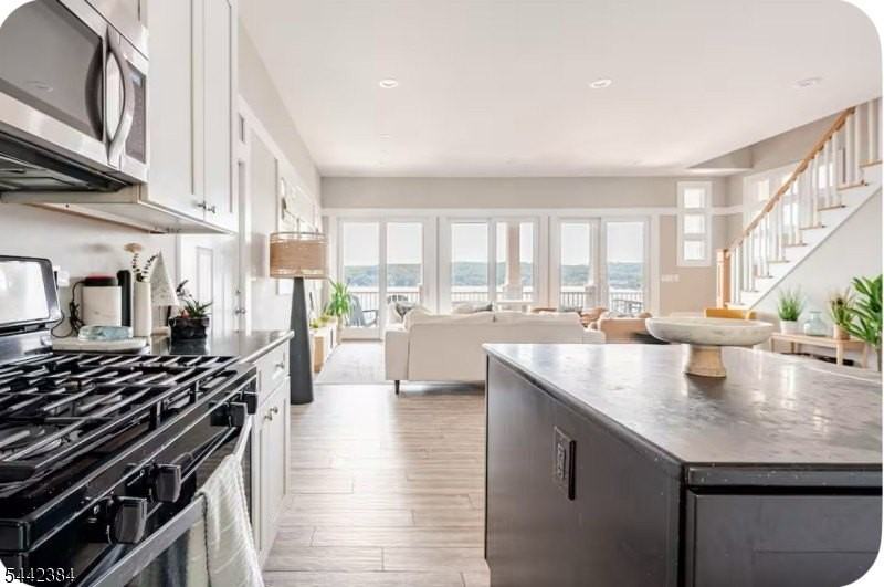 307 Lakeside Blvd - Photo 5 of 38