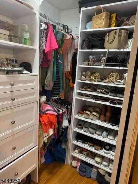 322 Franklin St - Photo 7 of 11
