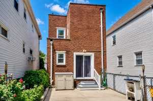 featured image of 116 Brighton Ave