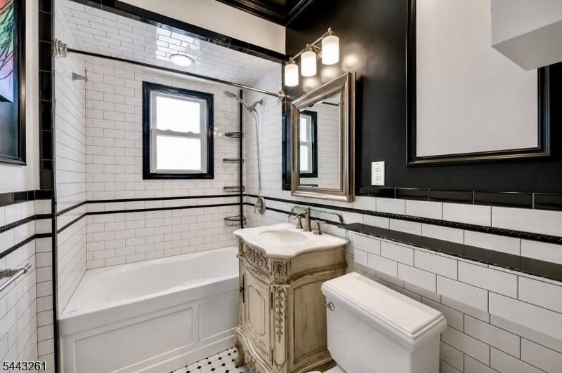 116 Brighton Ave - Photo 4 of 10