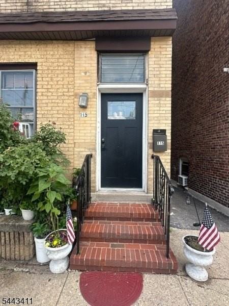 115 Columbus Pl #3 - Photo 2 of 22