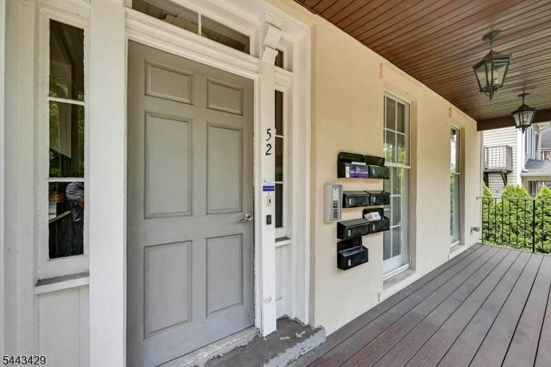 52 Elm St - Photo 3 of 21