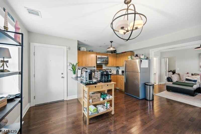 52 Elm St - Photo 6 of 21
