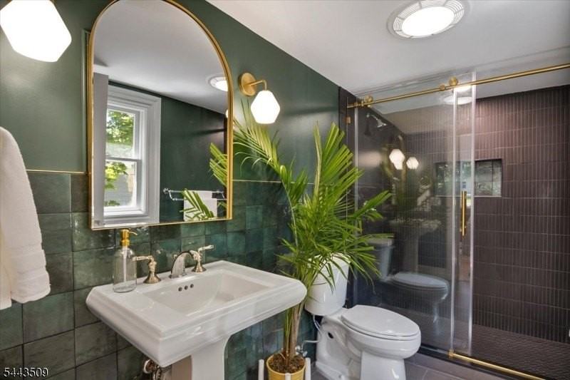 58 Ridgeway Ave - Photo 7 of 33