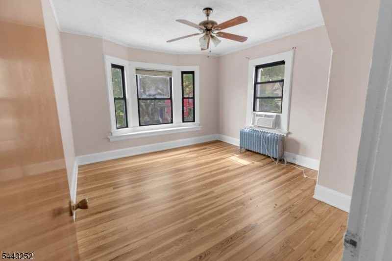 558 Argyle Ave #2 - Photo 5 of 17
