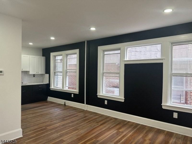 56 Smith St - Photo 2 of 10