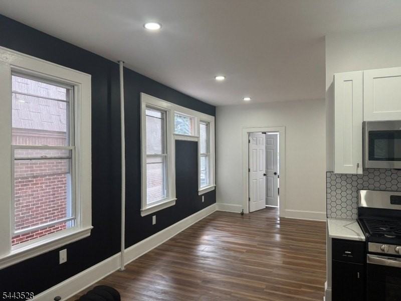 56 Smith St - Photo 6 of 10