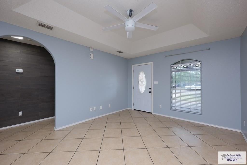 2804 Vienna St - Photo 2 of 22