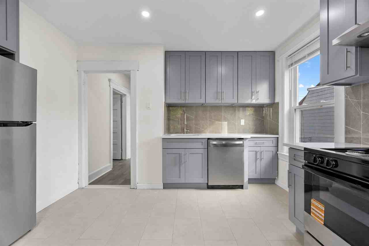 149 Bidwell Ave #2 - Photo 4 of 10