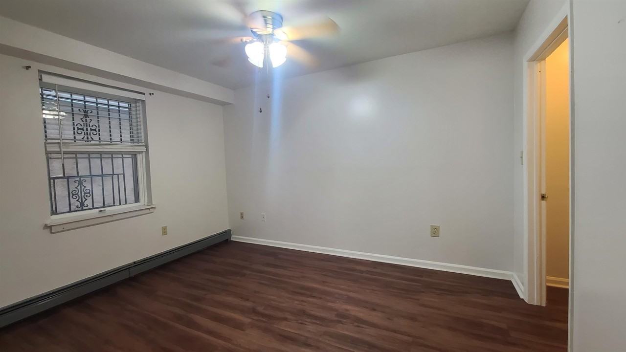 134 71st St #GR - Photo 6 of 11