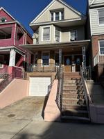 featured image of 125 W 28th St #1