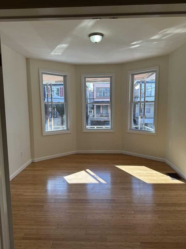 125 W 28th St #1 - Photo 5 of 13