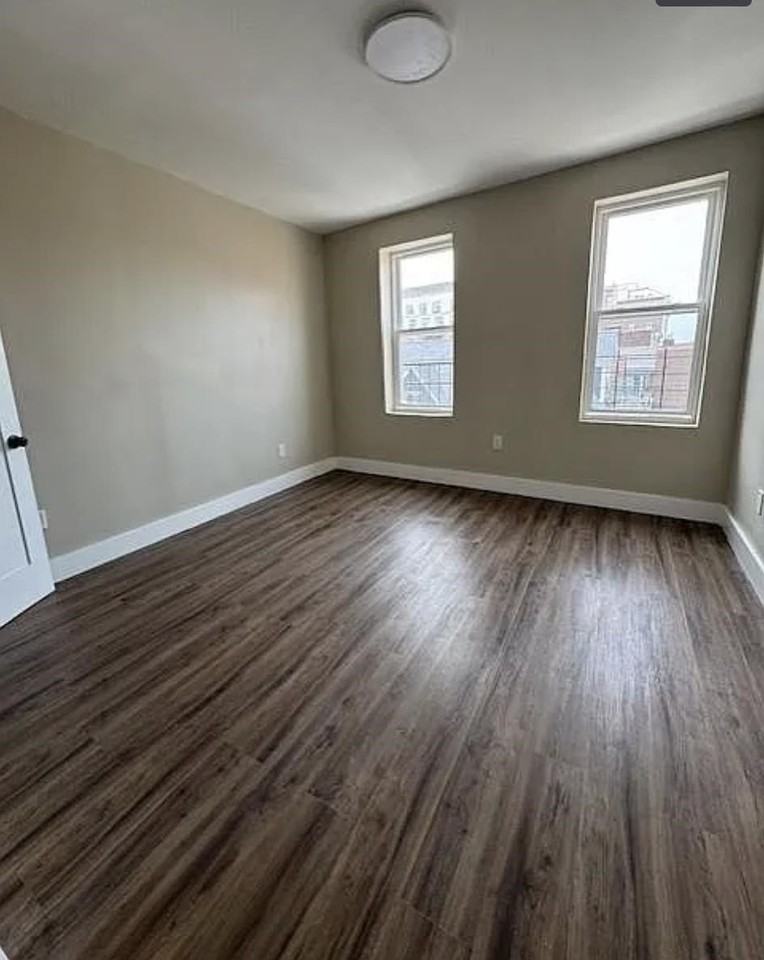 686 Bergen Ave #14 - Photo 4 of 6