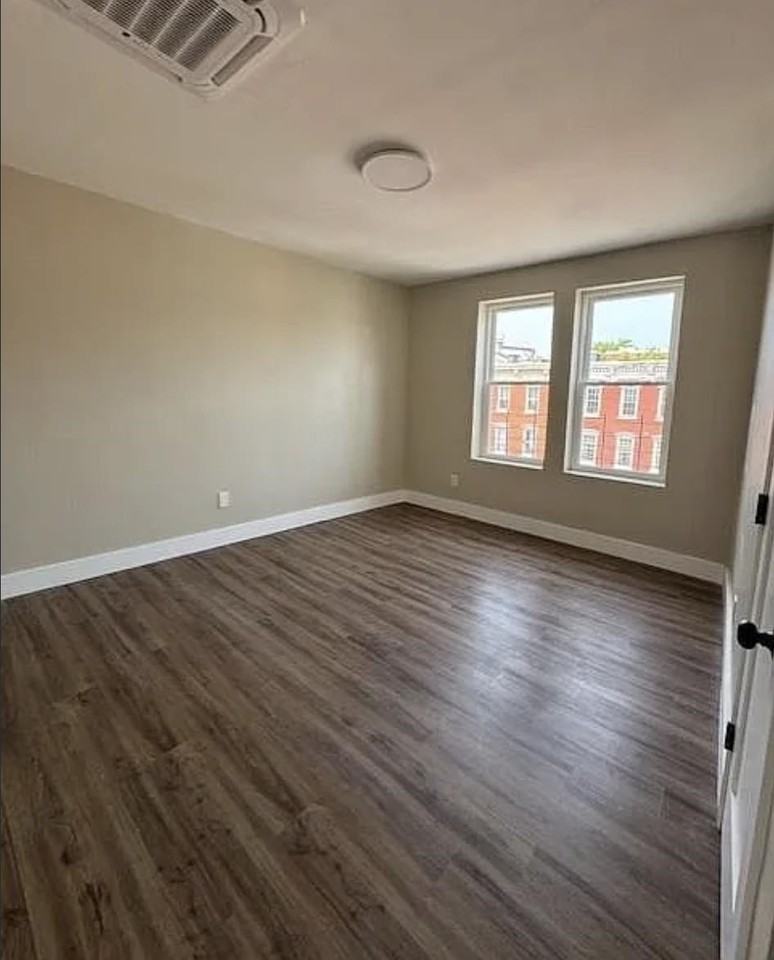 686 Bergen Ave #14 - Photo 5 of 6