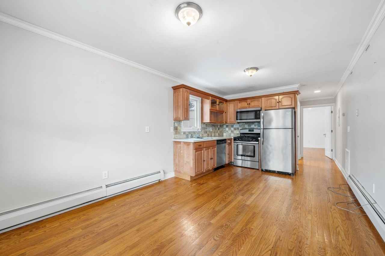 72 Broadway #2 - Photo 4 of 8