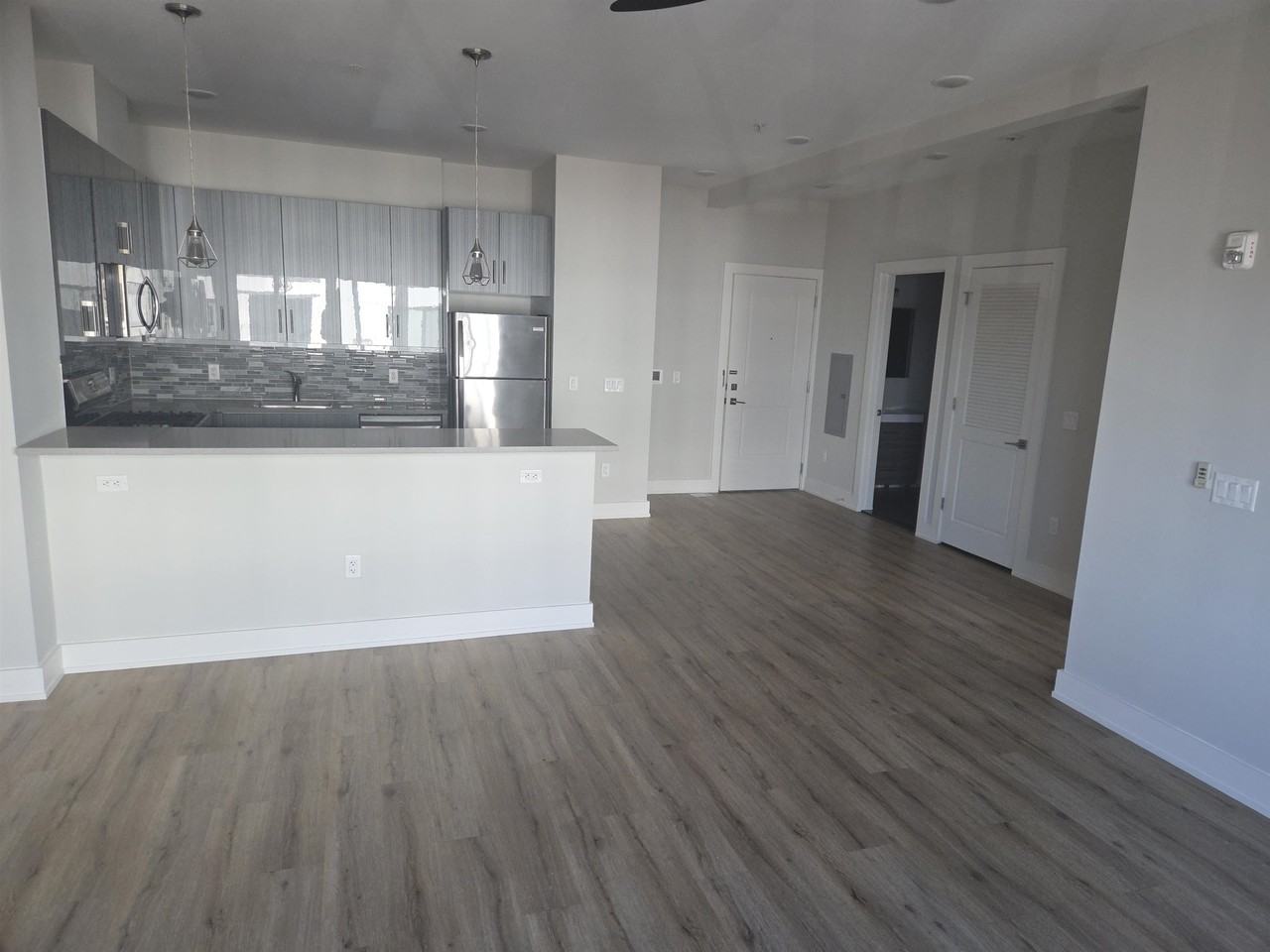 1 Flagship St #319