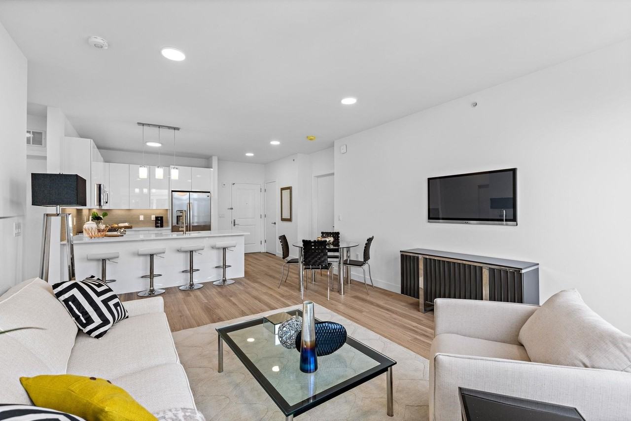 5711 Kennedy Blvd #327