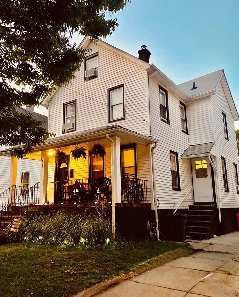 1139 Asbury Ave - Photo 2 of 23