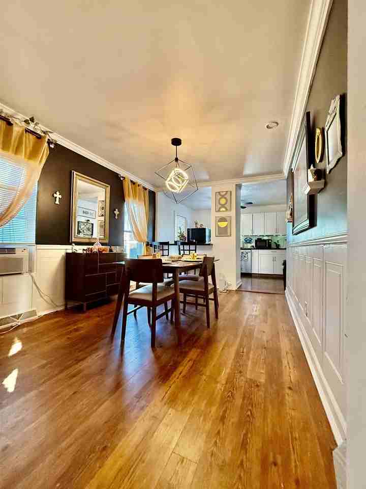 1139 Asbury Ave - Photo 7 of 23