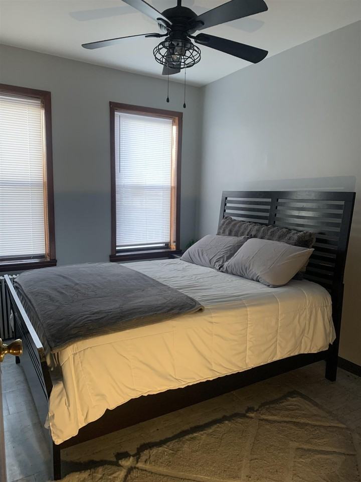 90 Williams Ave #1 - Photo 6 of 9