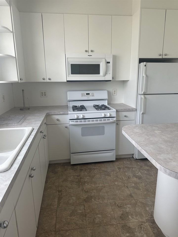 1407 70th St #2 - Photo 5 of 22