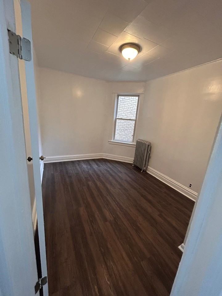 110 67th St #2ndFL - Photo 7 of 17