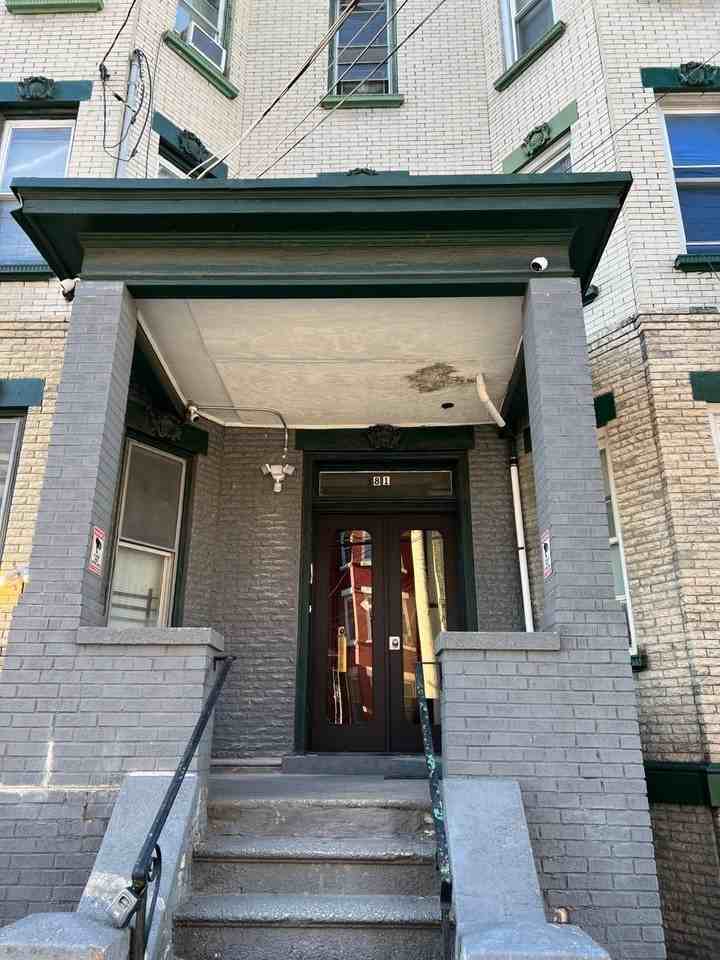 381 Baldwin Ave #1 - Photo 2 of 10