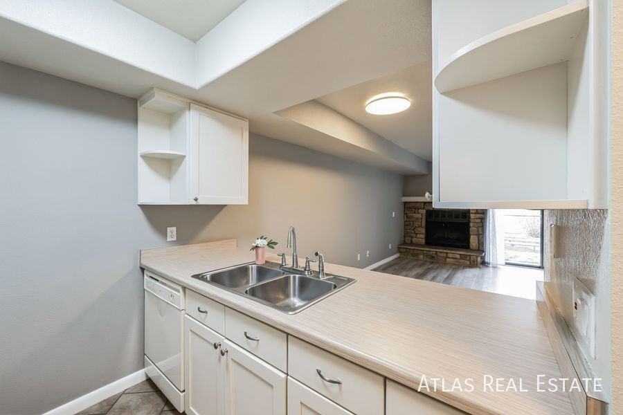 467 S Memphis Way #5 - Photo 3 of 17