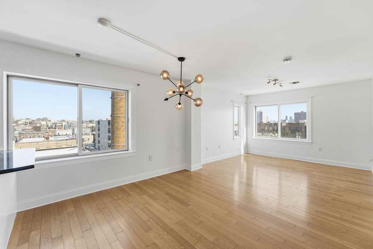 5509 Madison St #504 - Photo 6 of 26