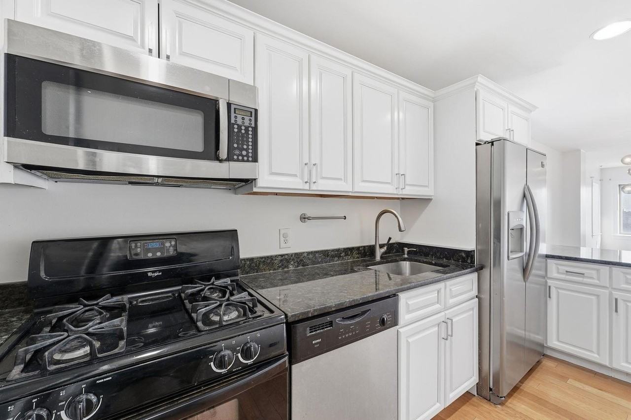 5509 Madison St #504 - Photo 7 of 26
