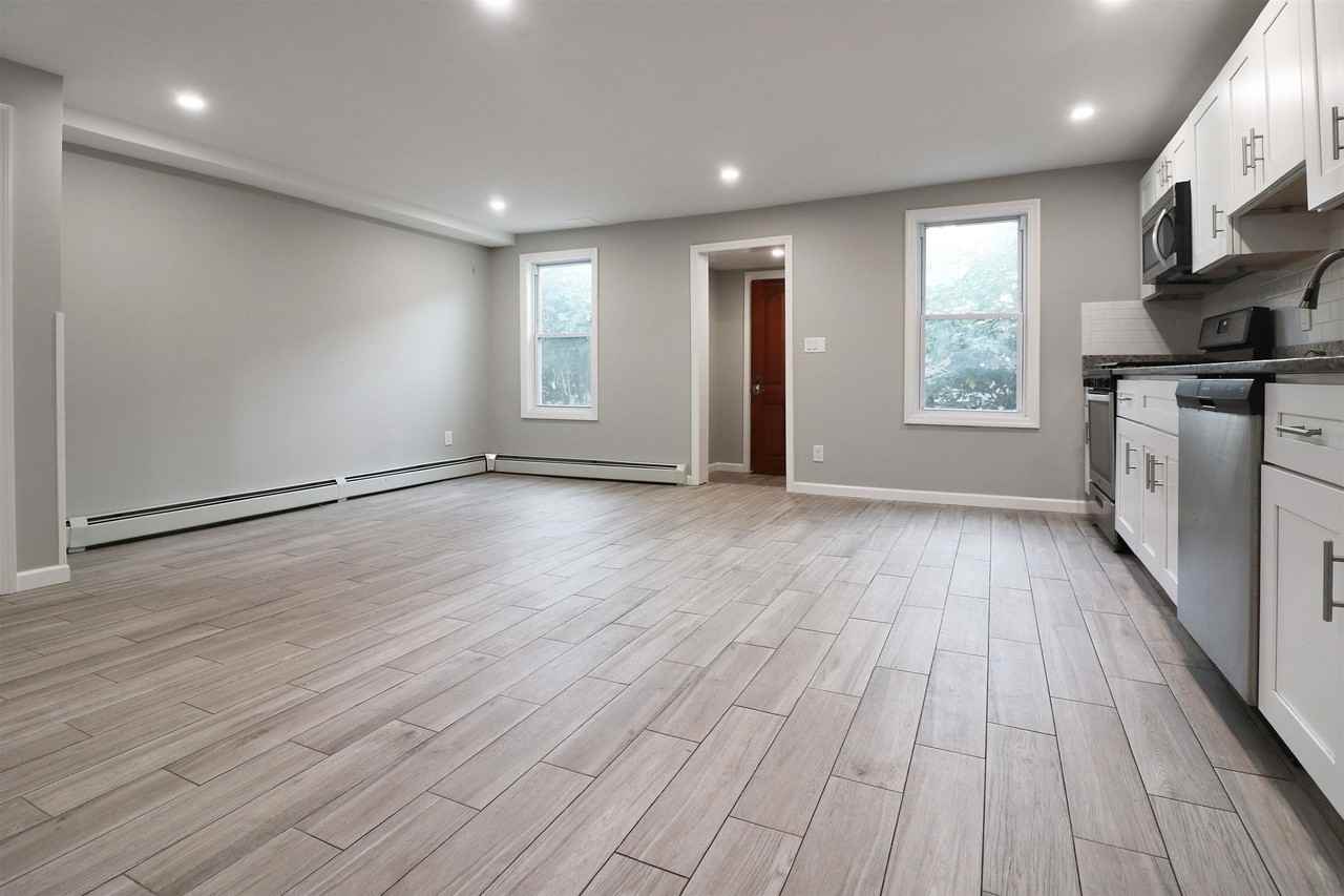 1620 Palisade Ave #B - Photo 5 of 17