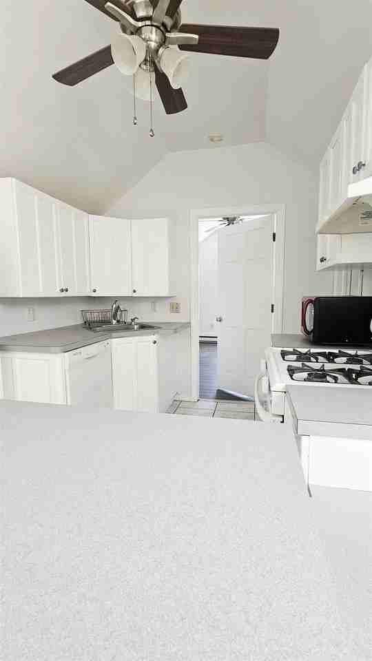 86 W 34th St - Photo 6 of 10