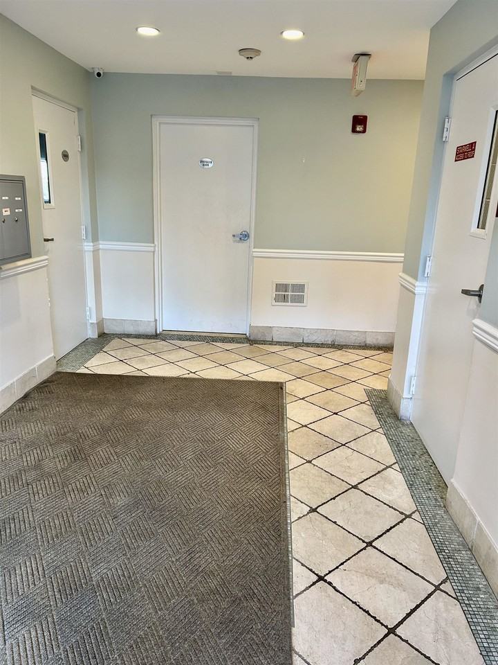 7430 Boulevard E #4A - Photo 3 of 17