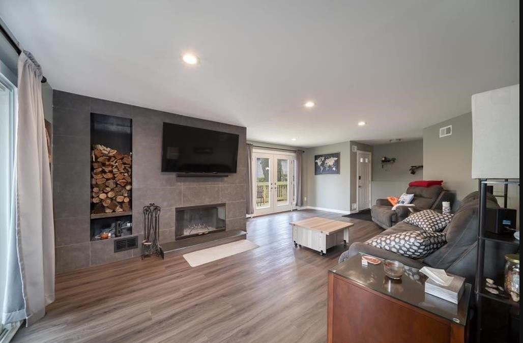 302 Heights Dr