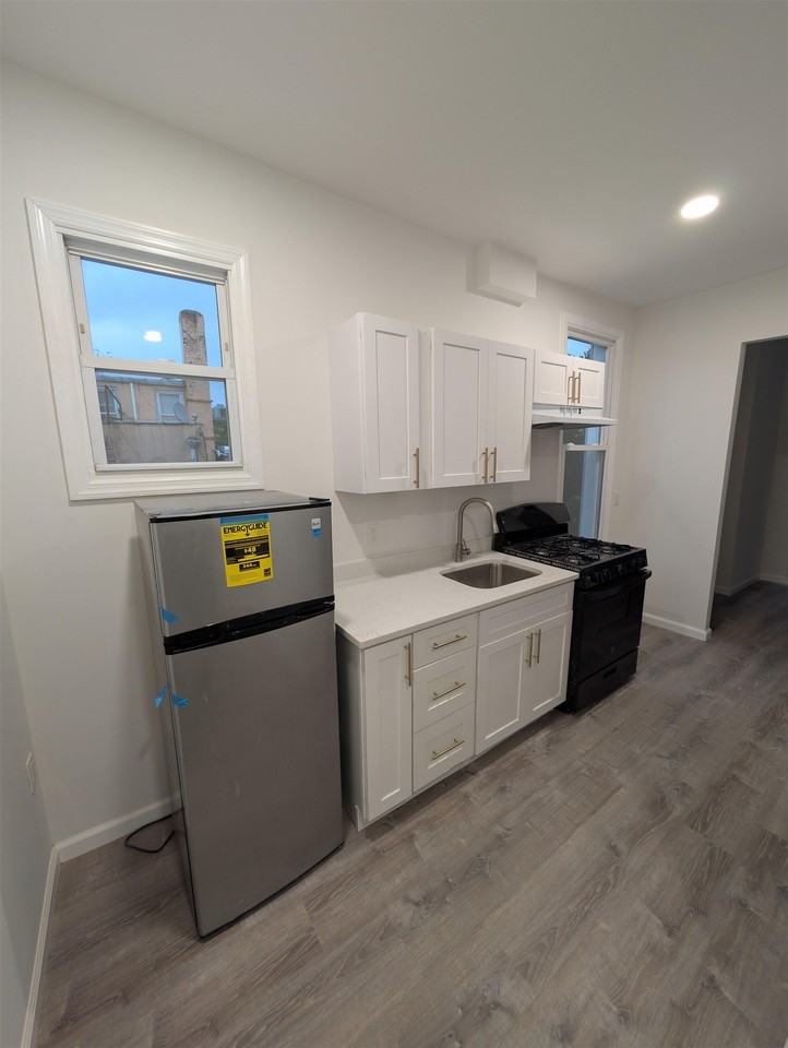 10 Sherman Pl #7 - Photo 6 of 15