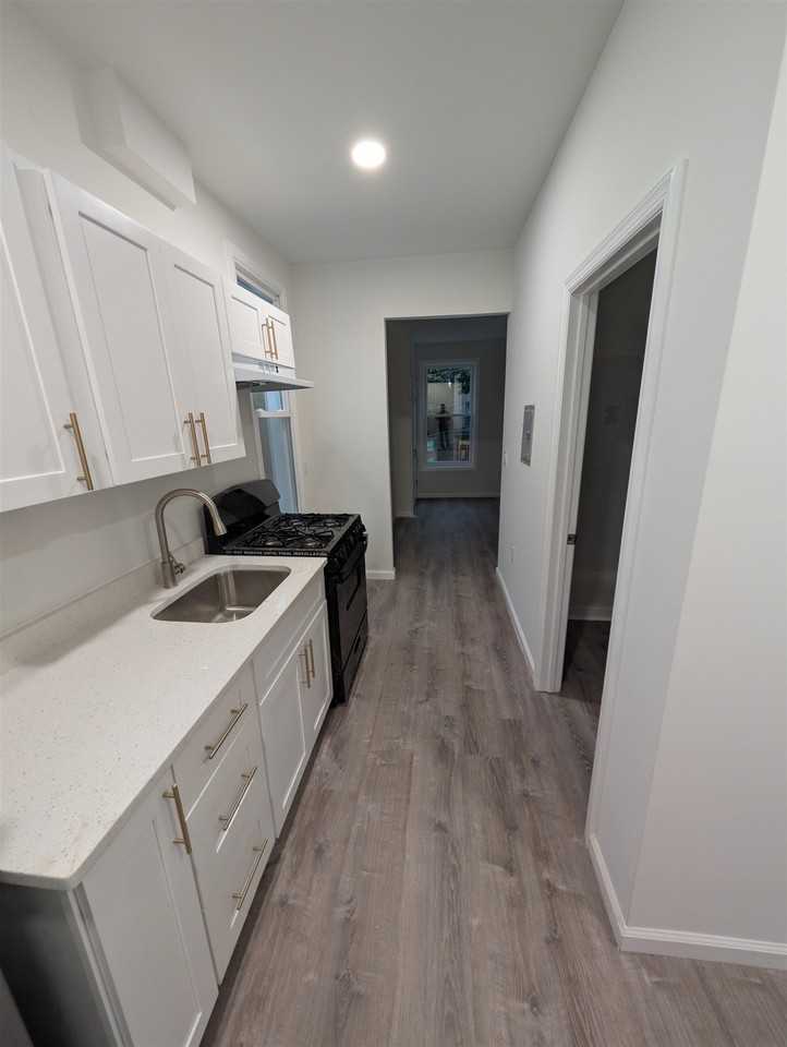 10 Sherman Pl #7 - Photo 7 of 15