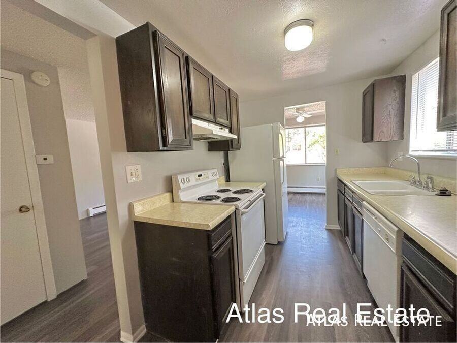 461 El Paso Blvd #J - Photo 7 of 12