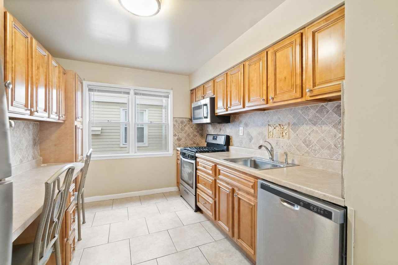 36 Crossgate Rd #1 - Photo 3 of 20