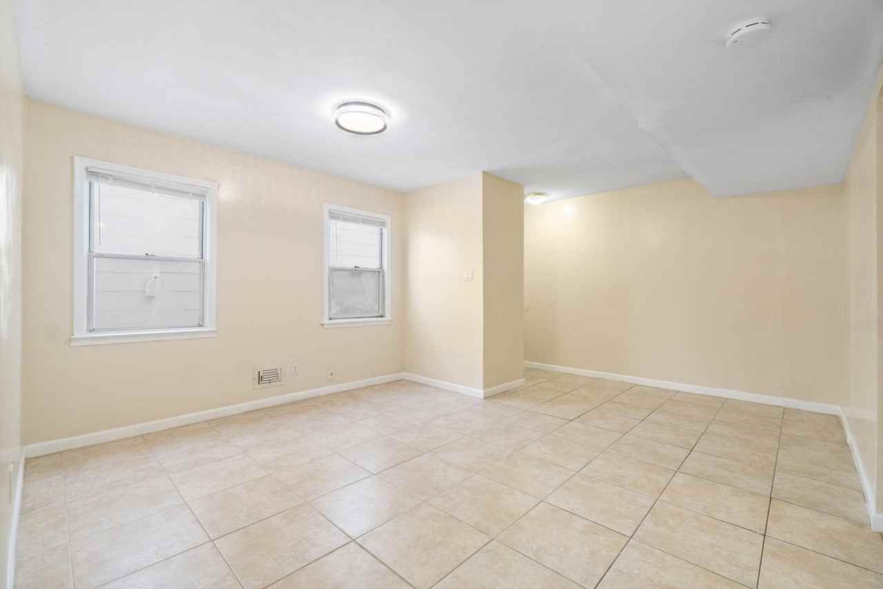 36 Crossgate Rd #1 - Photo 7 of 20