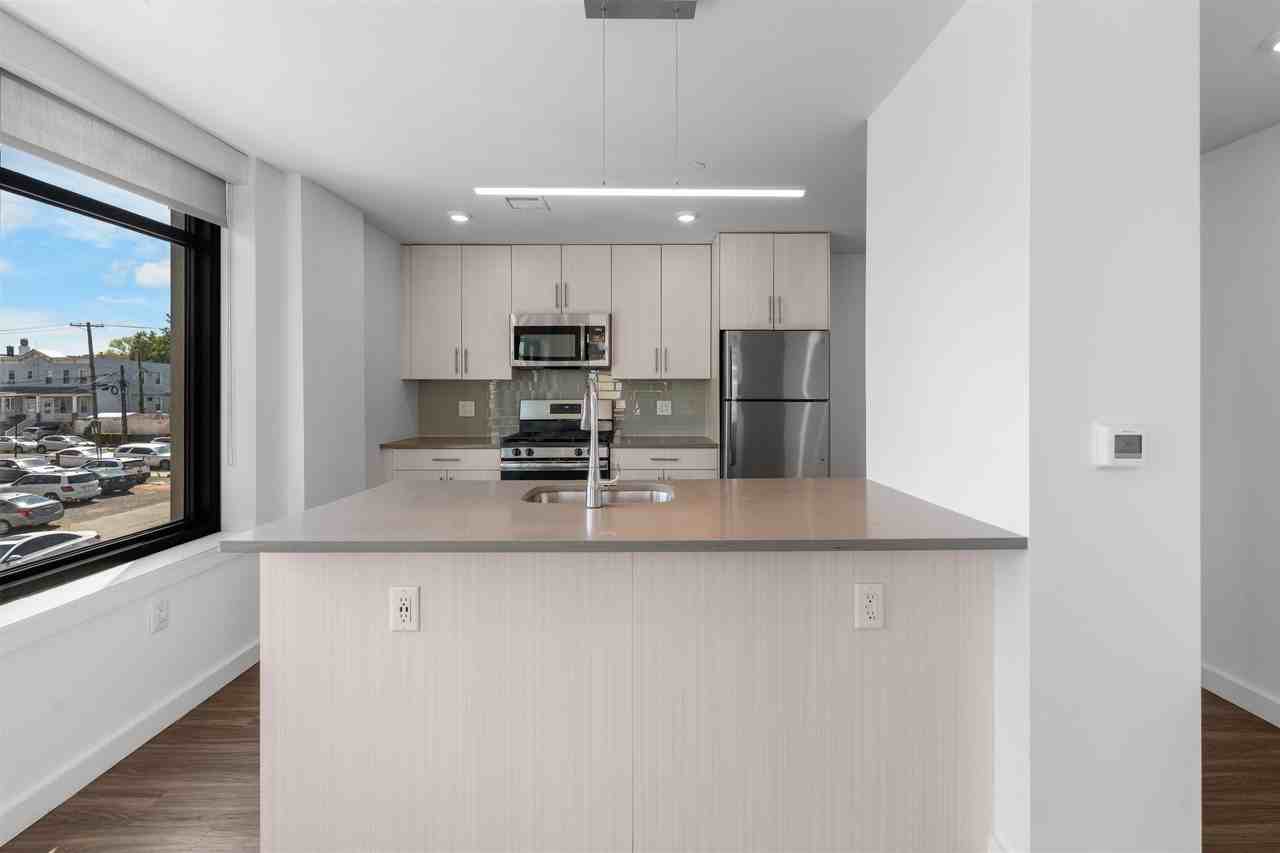 957 Broadway #201 - Photo 2 of 41