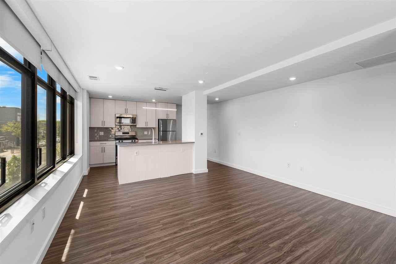 957 Broadway #201 - Photo 6 of 41