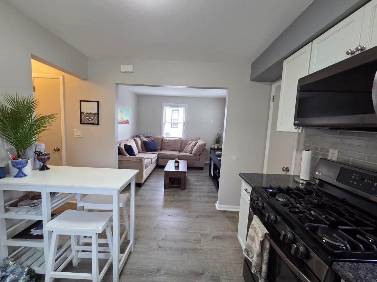 166 Carmita Ave #2 - Photo 4 of 27