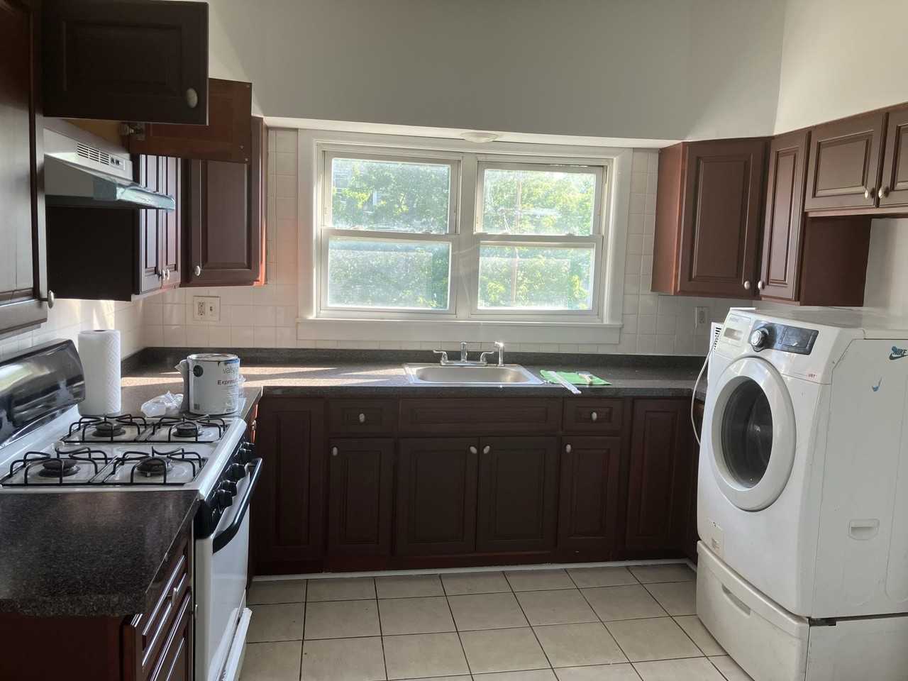 57 Silver St #2 - Photo 4 of 11