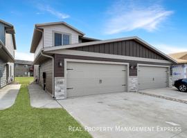 featured image of 2348 S Ronsiek Ave