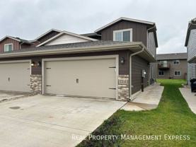 2214 S Ronsiek Ave - Photo 1 of 1