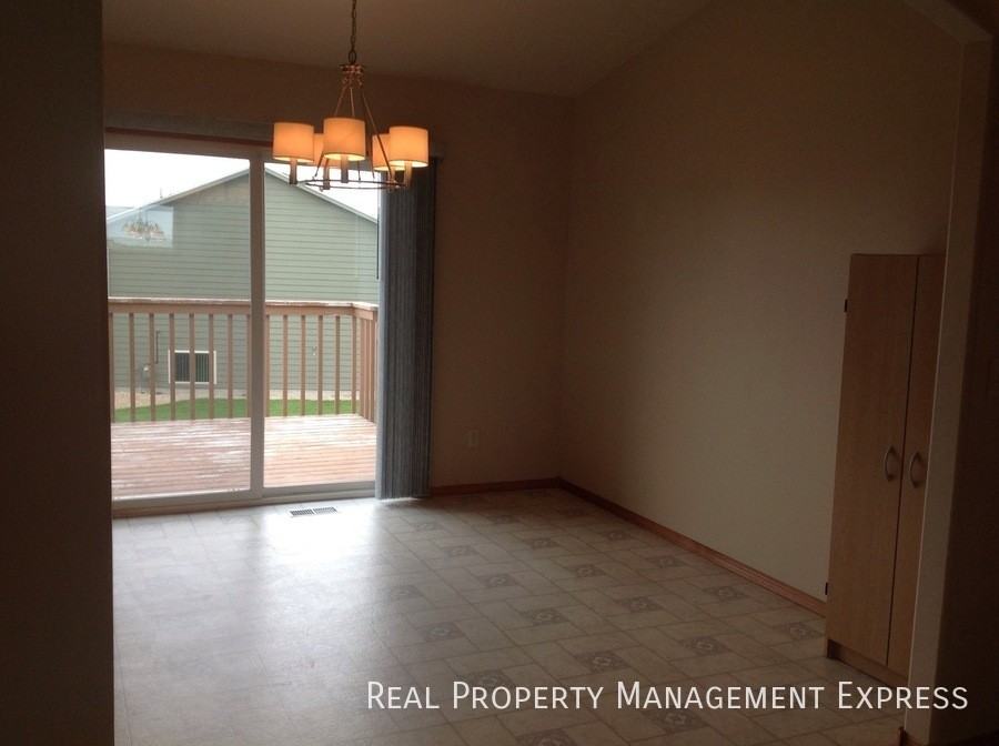 5901 S Mandy Ave - Photo 7 of 20