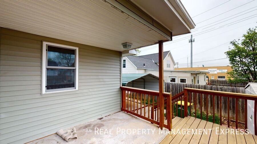630 N Nesmith Ave - Photo 2 of 15